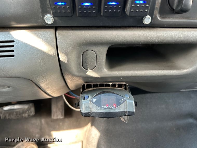 image for item EK4287 2004 Ford  F450 Super Duty XLT flatbed truck