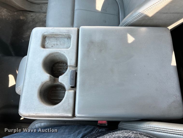 image for item EK4287 2004 Ford  F450 Super Duty XLT flatbed truck