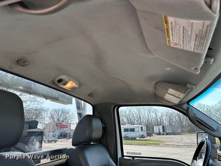 image for item EK4287 2004 Ford  F450 Super Duty XLT flatbed truck