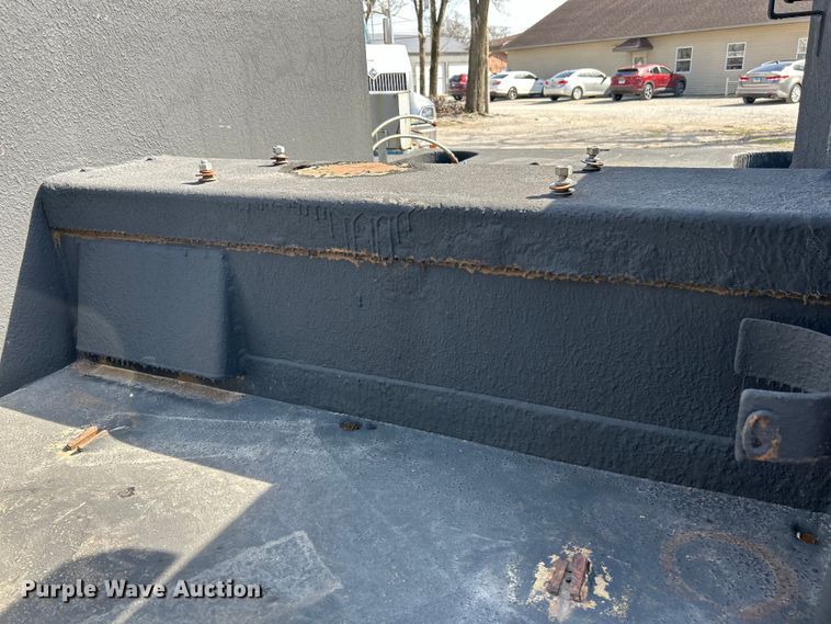 image for item EK4287 2004 Ford  F450 Super Duty XLT flatbed truck