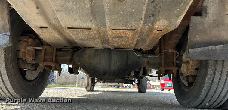 image for item EK4287 2004 Ford  F450 Super Duty XLT flatbed truck