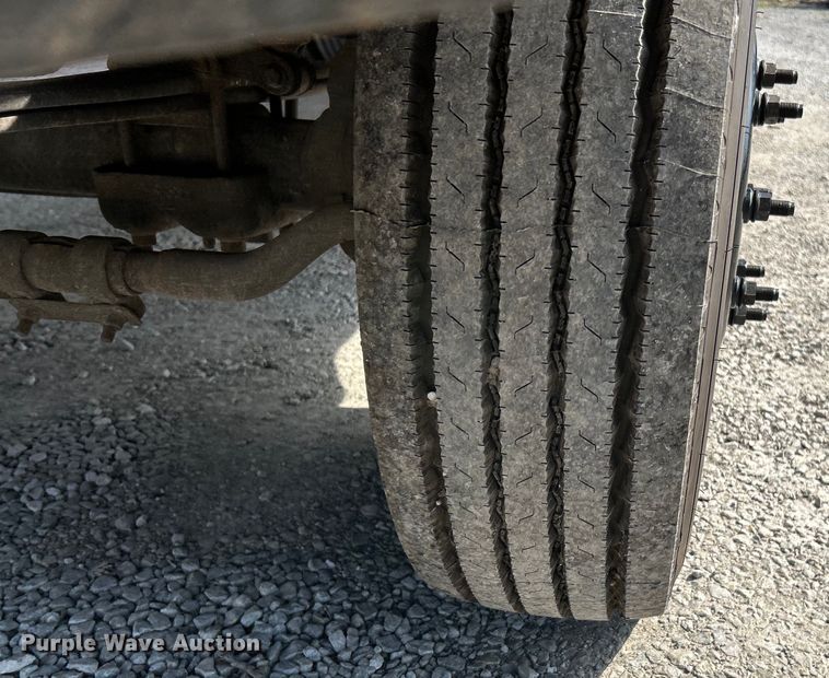 image for item EK4287 2004 Ford  F450 Super Duty XLT flatbed truck