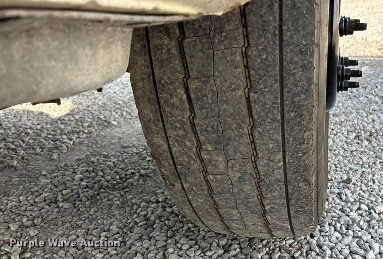 image for item EK4287 2004 Ford  F450 Super Duty XLT flatbed truck