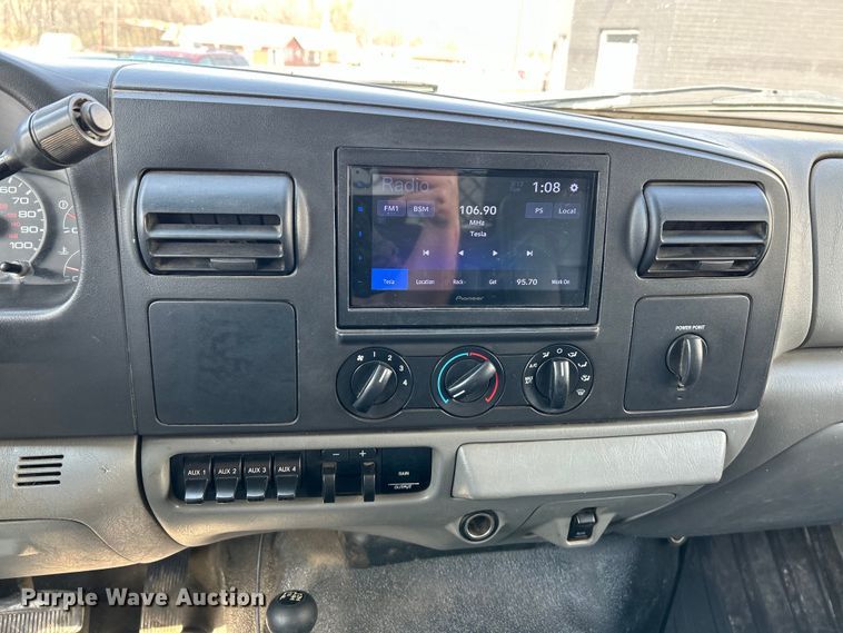 image for item EK4289 2006 Ford F450 Super Duty XL utility / service truck