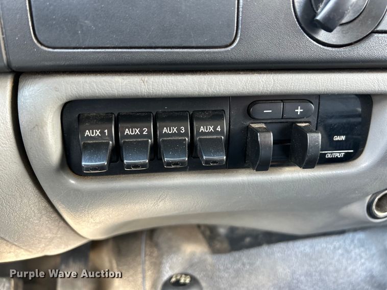 image for item EK4289 2006 Ford F450 Super Duty XL utility / service truck