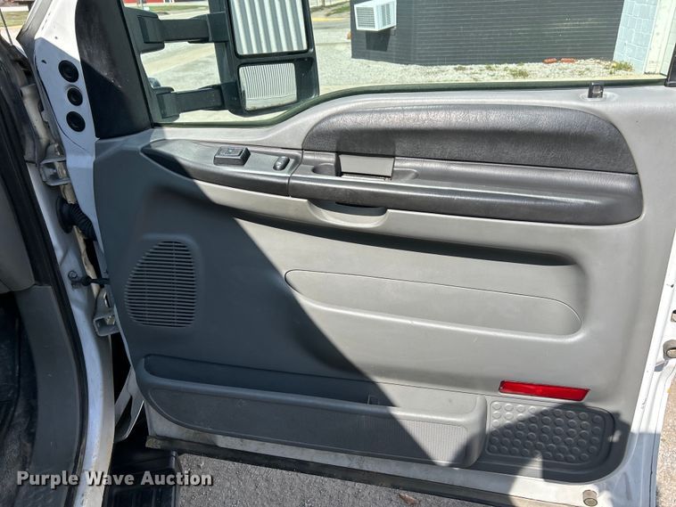 image for item EK4289 2006 Ford F450 Super Duty XL utility / service truck