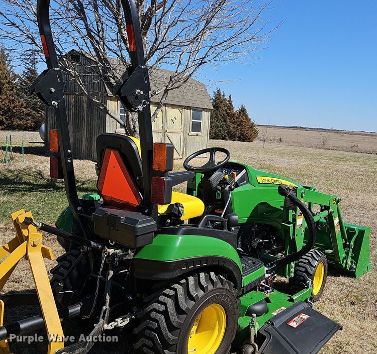 image for item EK5629 2016 John Deere  1025R tractor