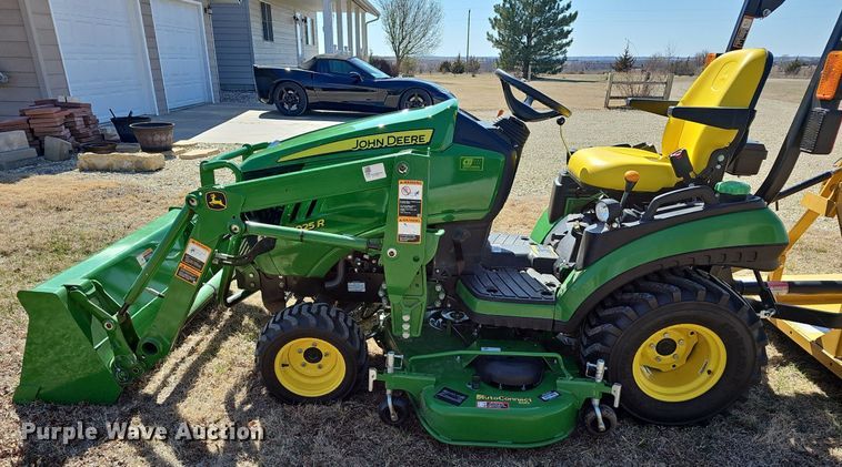 image for item EK5629 2016 John Deere  1025R tractor