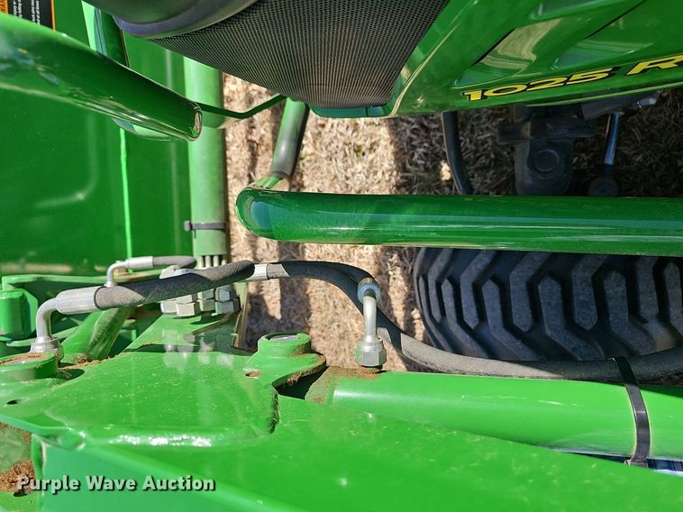 image for item EK5629 2016 John Deere  1025R tractor
