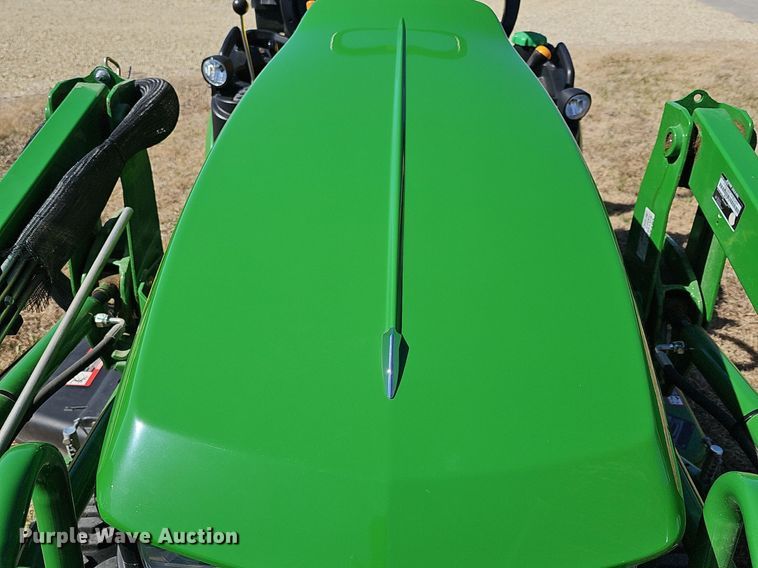 image for item EK5629 2016 John Deere  1025R tractor