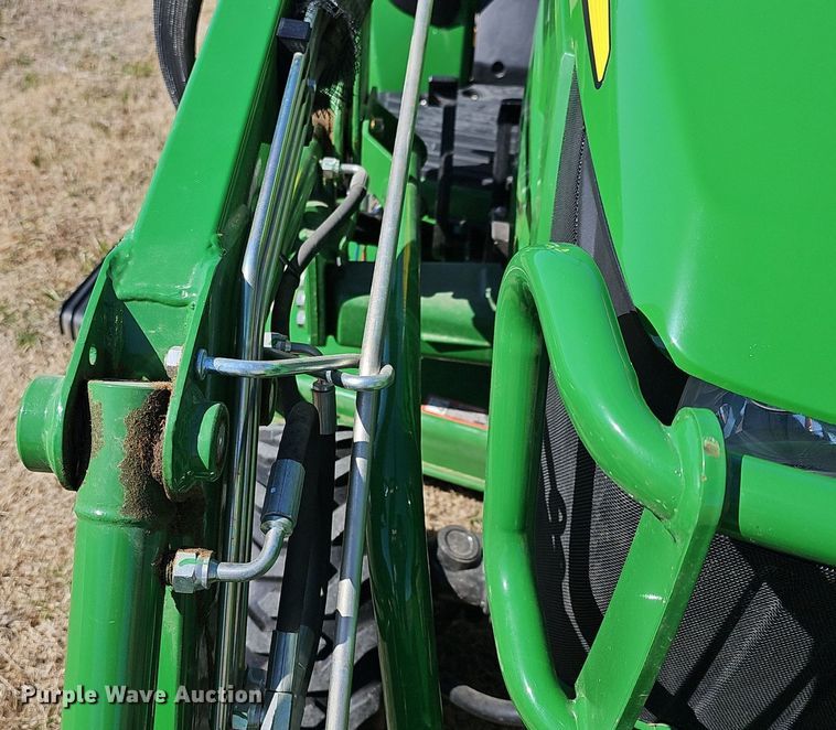 image for item EK5629 2016 John Deere  1025R tractor