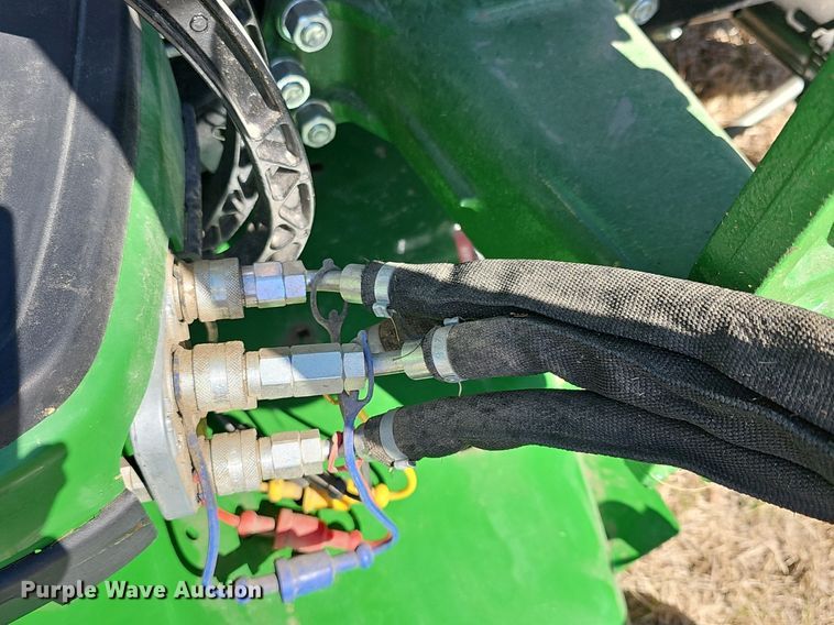 image for item EK5629 2016 John Deere  1025R tractor