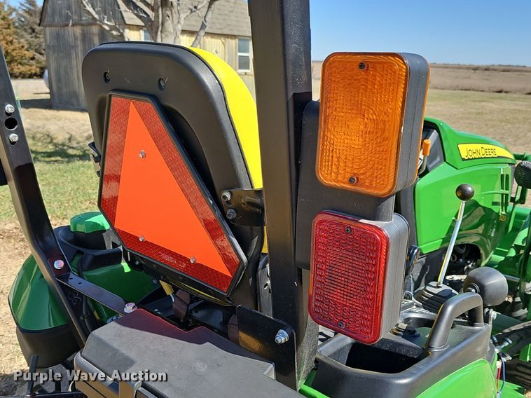 image for item EK5629 2016 John Deere  1025R tractor