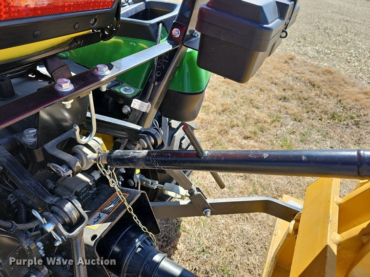 image for item EK5629 2016 John Deere  1025R tractor