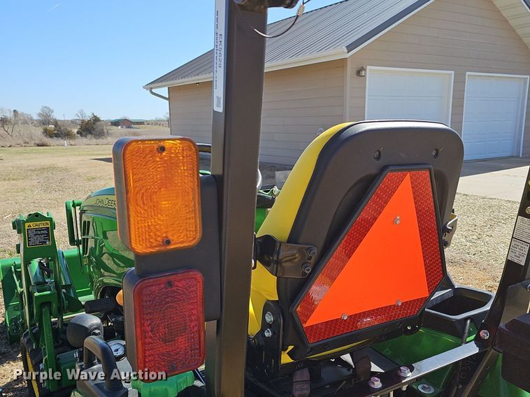 image for item EK5629 2016 John Deere  1025R tractor
