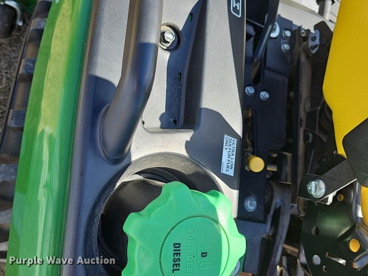 image for item EK5629 2016 John Deere  1025R tractor