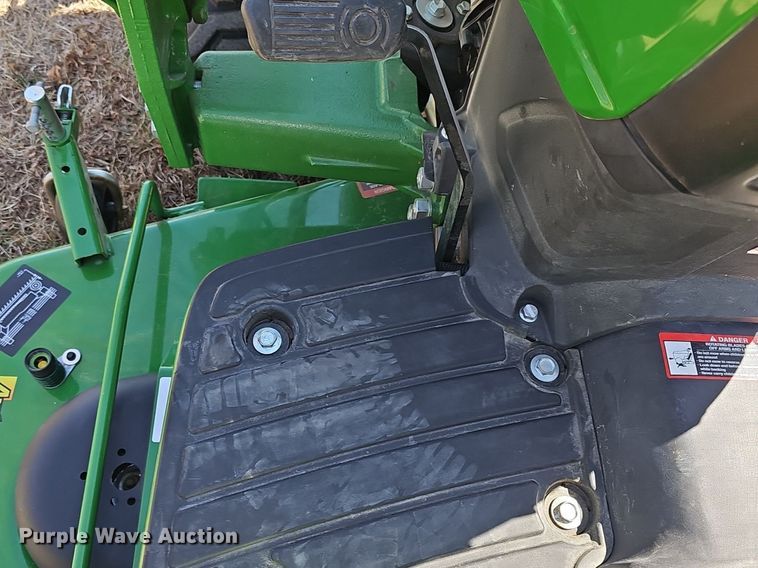 image for item EK5629 2016 John Deere  1025R tractor