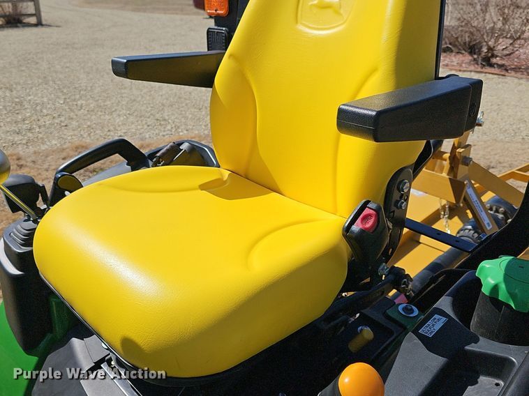 image for item EK5629 2016 John Deere  1025R tractor