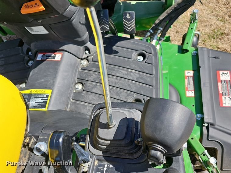 image for item EK5629 2016 John Deere  1025R tractor