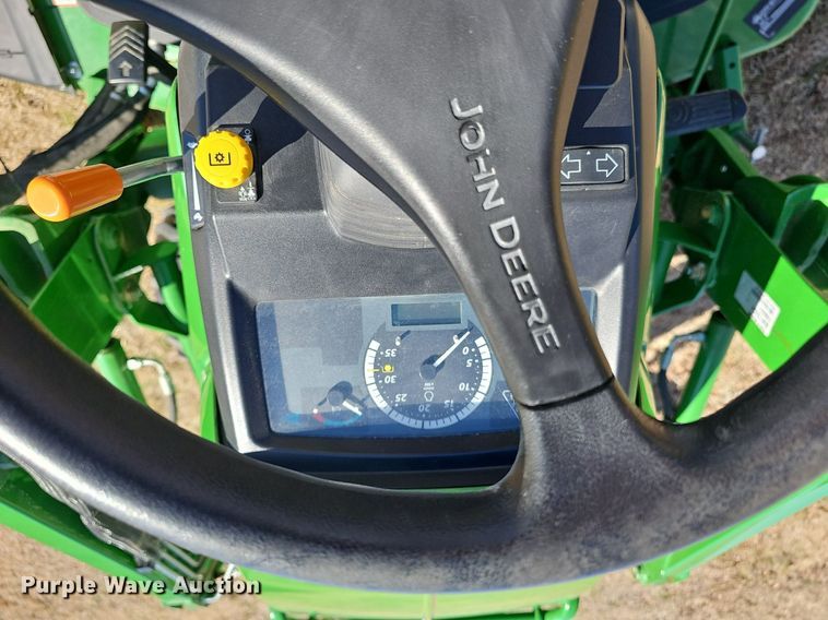 image for item EK5629 2016 John Deere  1025R tractor