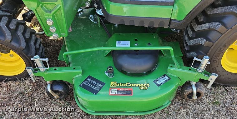 image for item EK5629 2016 John Deere  1025R tractor