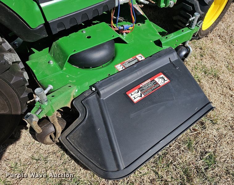 image for item EK5629 2016 John Deere  1025R tractor