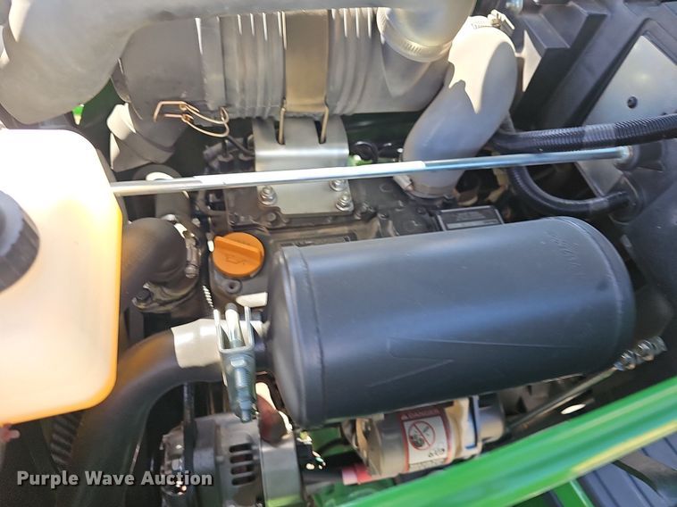 image for item EK5629 2016 John Deere  1025R tractor