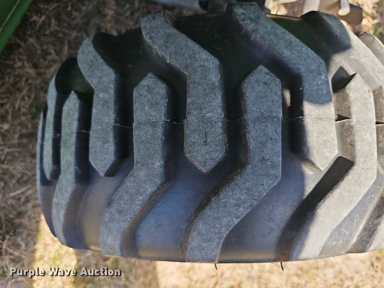 image for item EK5629 2016 John Deere  1025R tractor