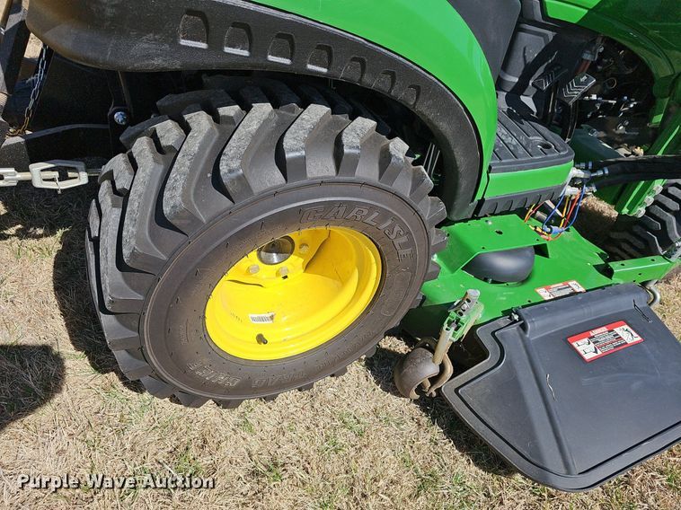 image for item EK5629 2016 John Deere  1025R tractor