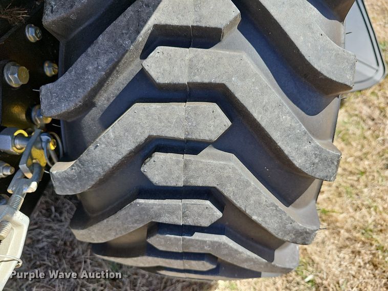 image for item EK5629 2016 John Deere  1025R tractor