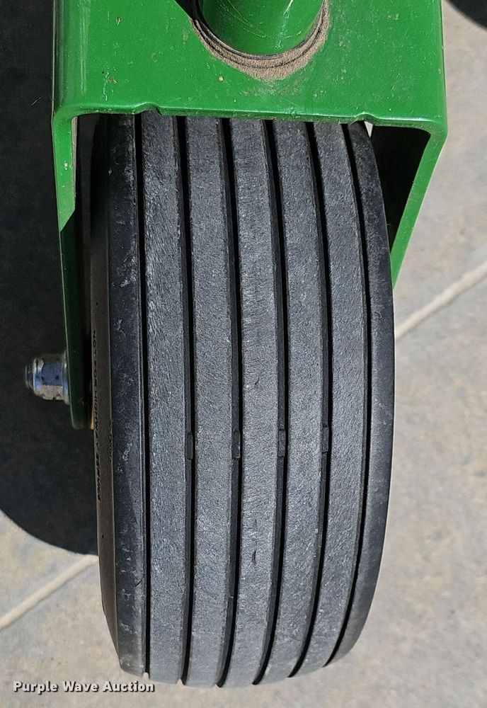 image for item EK5630 John Deere Z335E ZTR lawn mower