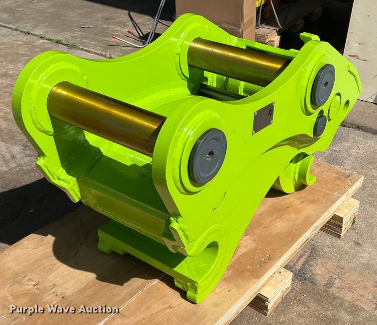 image for item JS9970 HTV  CAT320 quick coupler