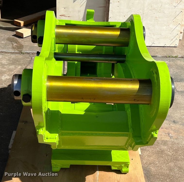 image for item JS9970 HTV  CAT320 quick coupler