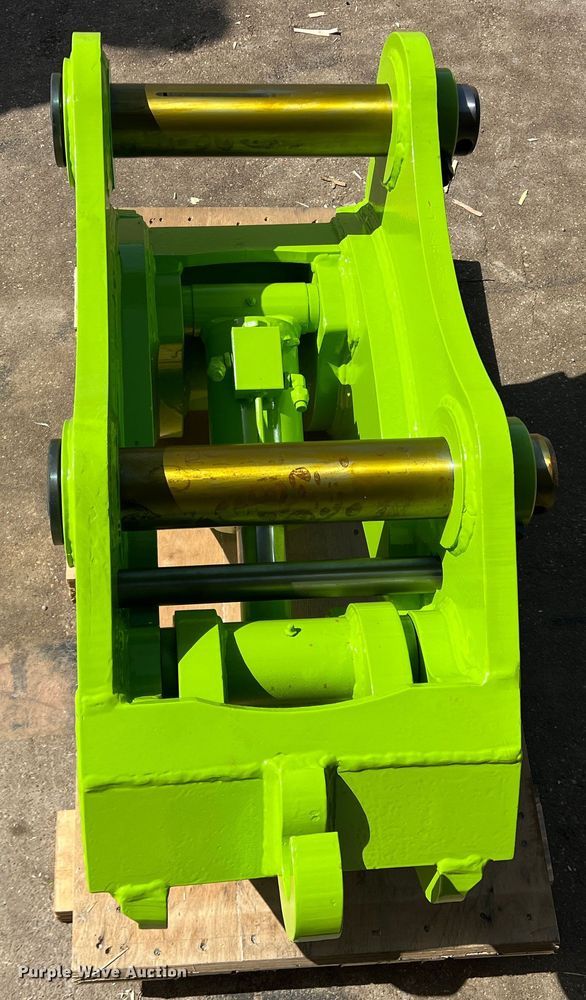 image for item JS9970 HTV  CAT320 quick coupler