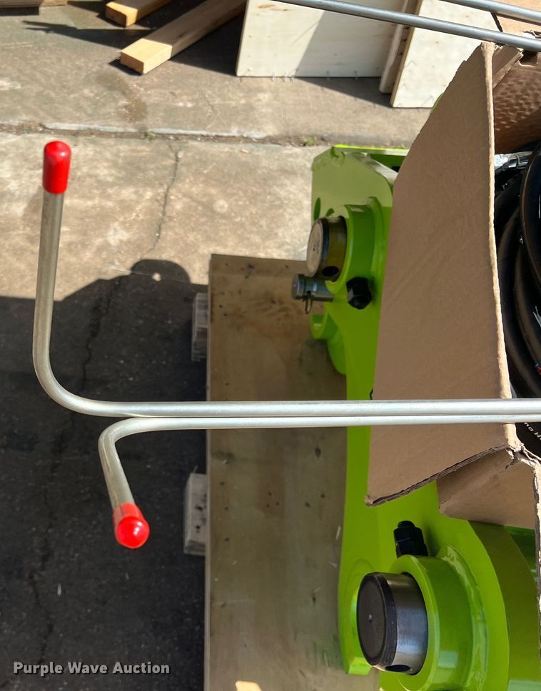 image for item JS9970 HTV  CAT320 quick coupler