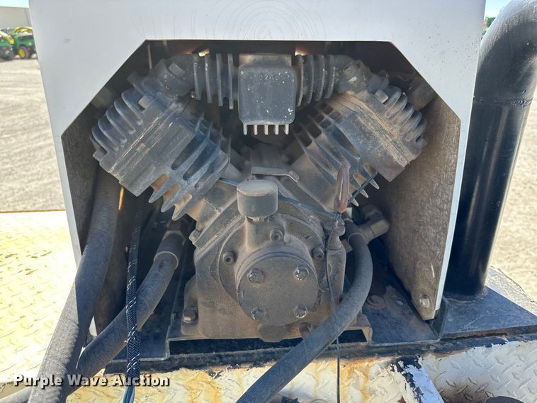 image for item JT9070 2018 Dodge Ram 5500 utility / service truck