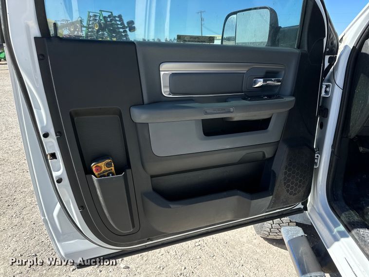 image for item JT9070 2018 Dodge Ram 5500 utility / service truck