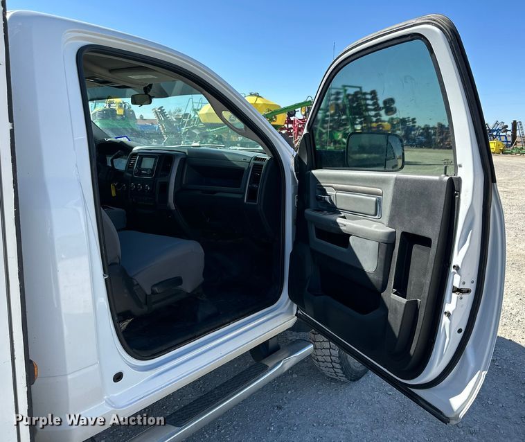 image for item JT9070 2018 Dodge Ram 5500 utility / service truck