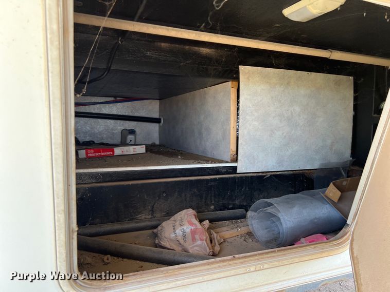 image for item KV9793 1999 Holiday Rambler Alumascape camper