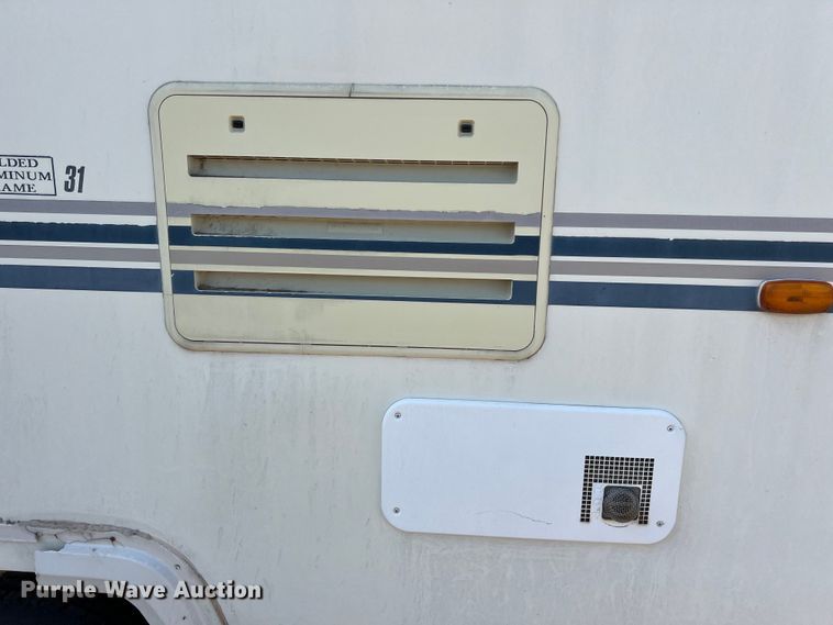 image for item KV9793 1999 Holiday Rambler Alumascape camper