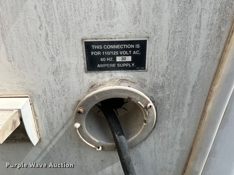 image for item KV9793 1999 Holiday Rambler Alumascape camper