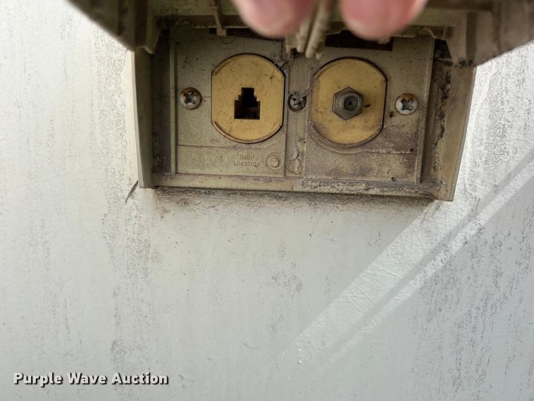 image for item KV9793 1999 Holiday Rambler Alumascape camper