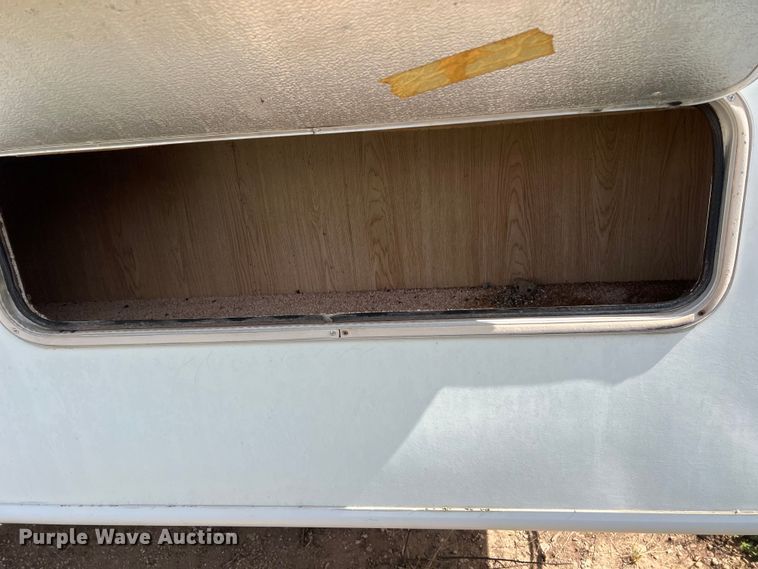 image for item KV9793 1999 Holiday Rambler Alumascape camper