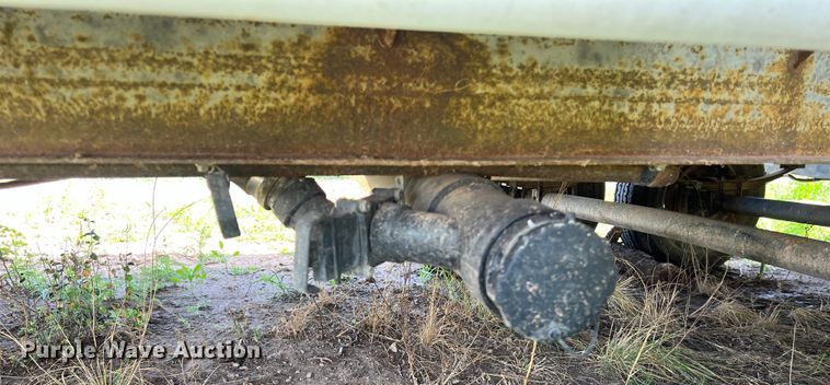 image for item KV9793 1999 Holiday Rambler Alumascape camper