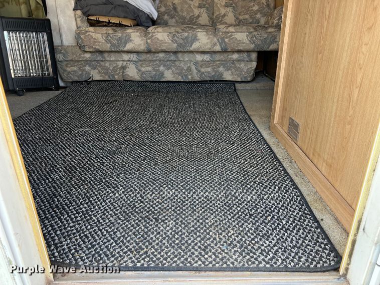 image for item KV9793 1999 Holiday Rambler Alumascape camper