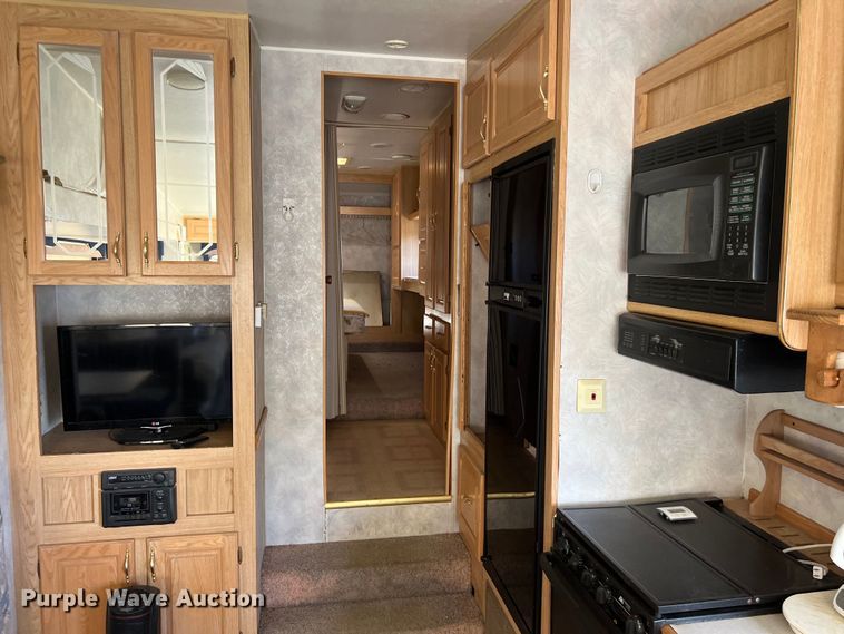 image for item KV9793 1999 Holiday Rambler Alumascape camper