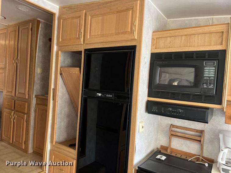 image for item KV9793 1999 Holiday Rambler Alumascape camper