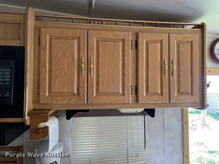 image for item KV9793 1999 Holiday Rambler Alumascape camper