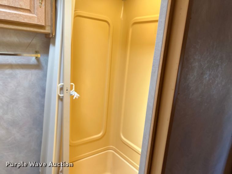 image for item KV9793 1999 Holiday Rambler Alumascape camper