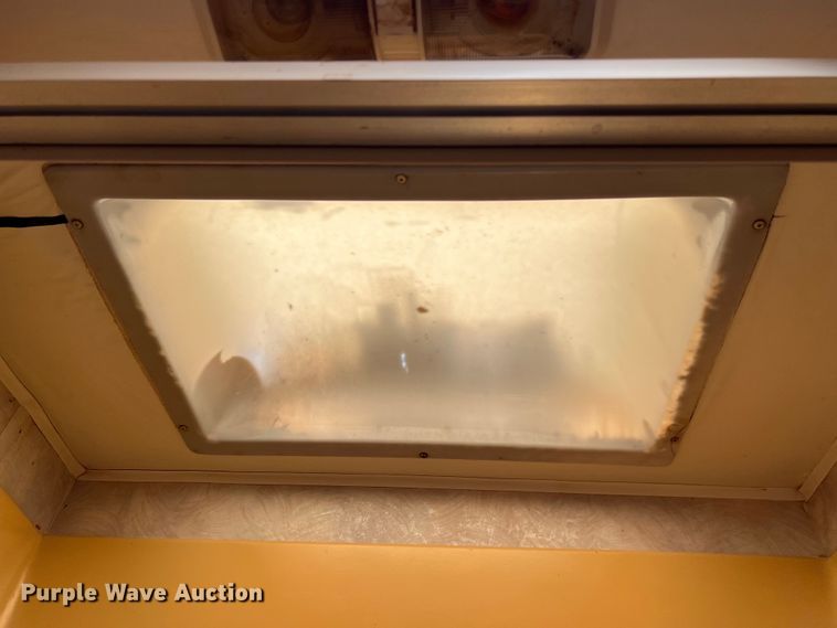 image for item KV9793 1999 Holiday Rambler Alumascape camper